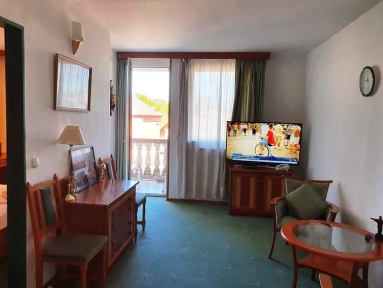 Palota Apartman Hévíz Exterior foto
