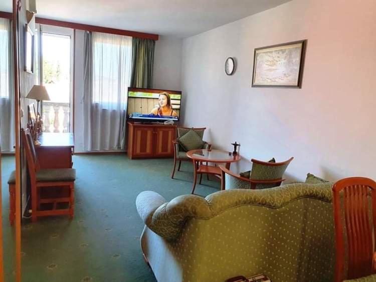 Palota Apartman Hévíz Exterior foto